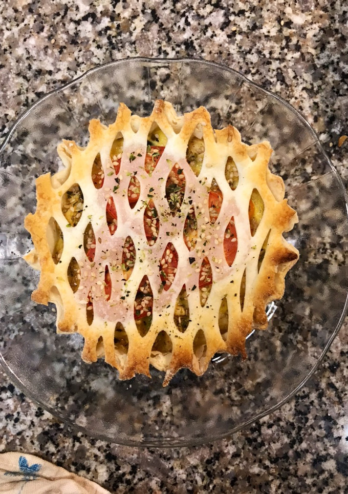 Una foto de Tarta de POLLO, REPOLLO y re contra pollo!! 🥧 (individual)
