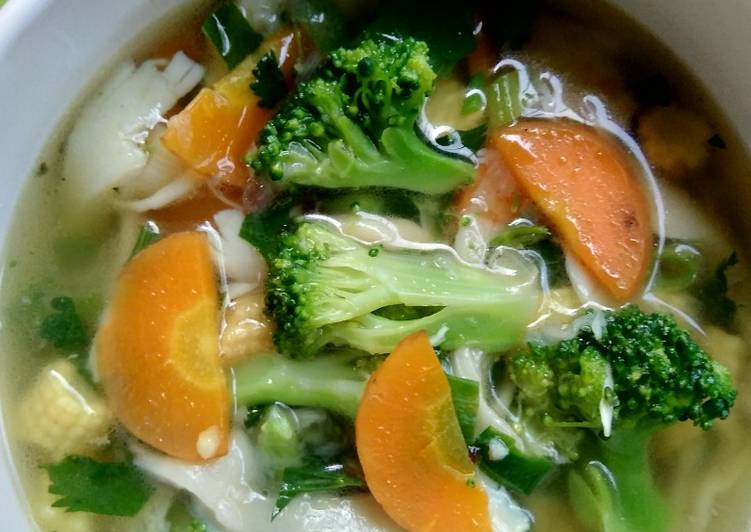 Langkah Mudah untuk Membuat Sop brokoli jamur yang Lezat Sekali