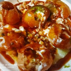 A picture of Golgappa chat.