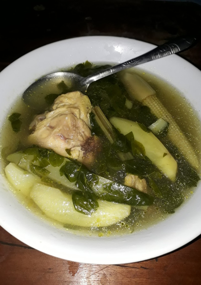 Una foto de Caldo de jilotas con Chipilín....🇸🇻