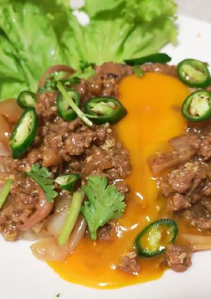 รูปของ ก๋วยเตี๋ยวเนื้อสับไข่ลาวา