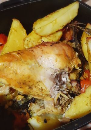 Une photo de Tajine de poulet aux pommes de terre au four 🍴