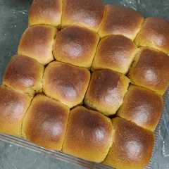 A picture of Roti Sobek Moka Nutella.