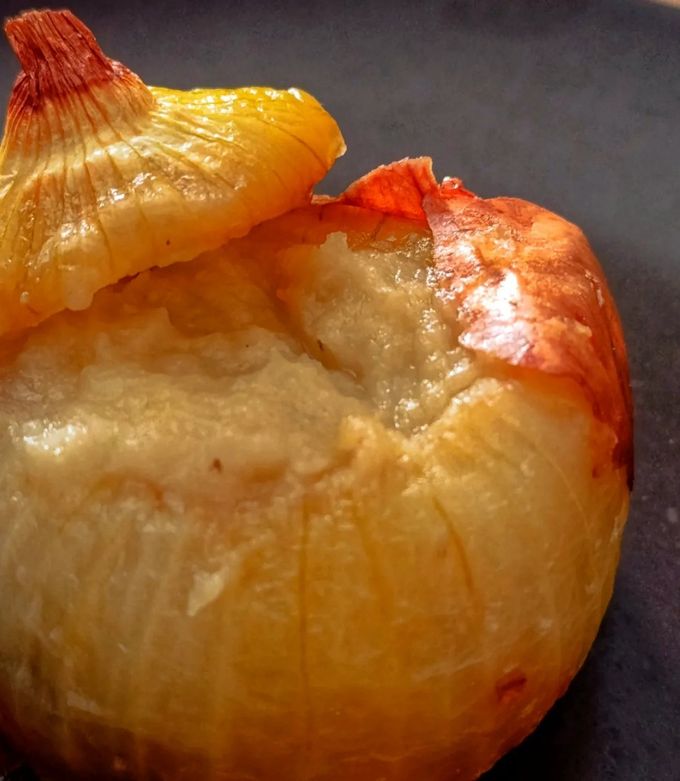 Foto di Cipolla fondente ai porcini e provola di Agerola