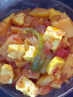 A picture of Paneer potato sabzi.