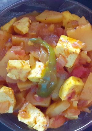 A picture of Paneer potato sabzi.