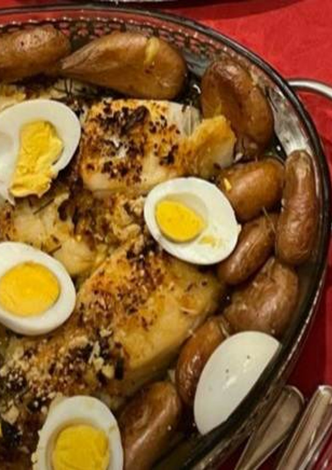Foto de Bacalhau no forno com Batatas e Broa