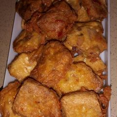 A picture of Awara with egg.