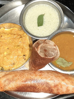 મૈસુર મસાલા ઢોસા (Mysore Masala Dosa Recipe In Gujarati) રેસીપી મુખ્ય ફોટો