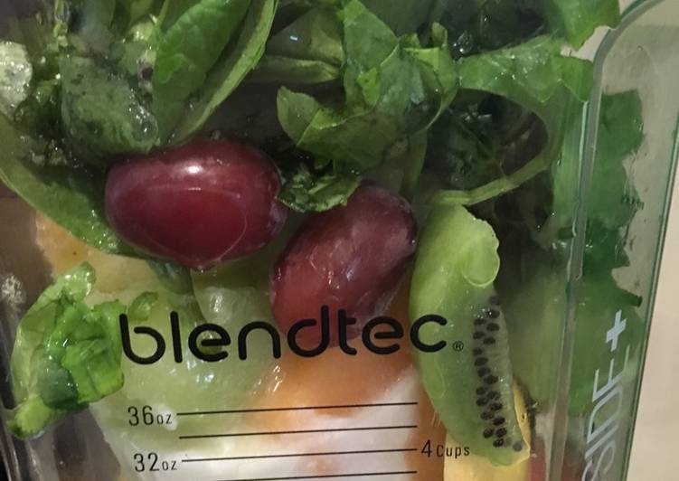 Batido de kiwi-espinacas-yogurt (smoothie)