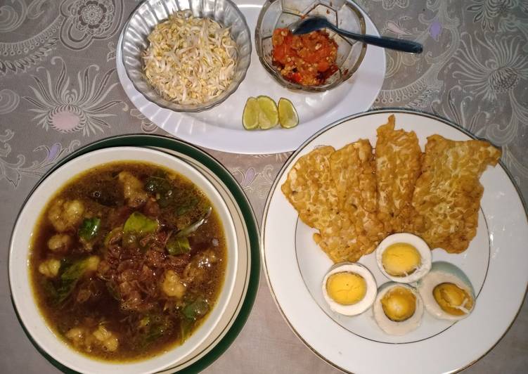 Rawon dan Tempe Goreng