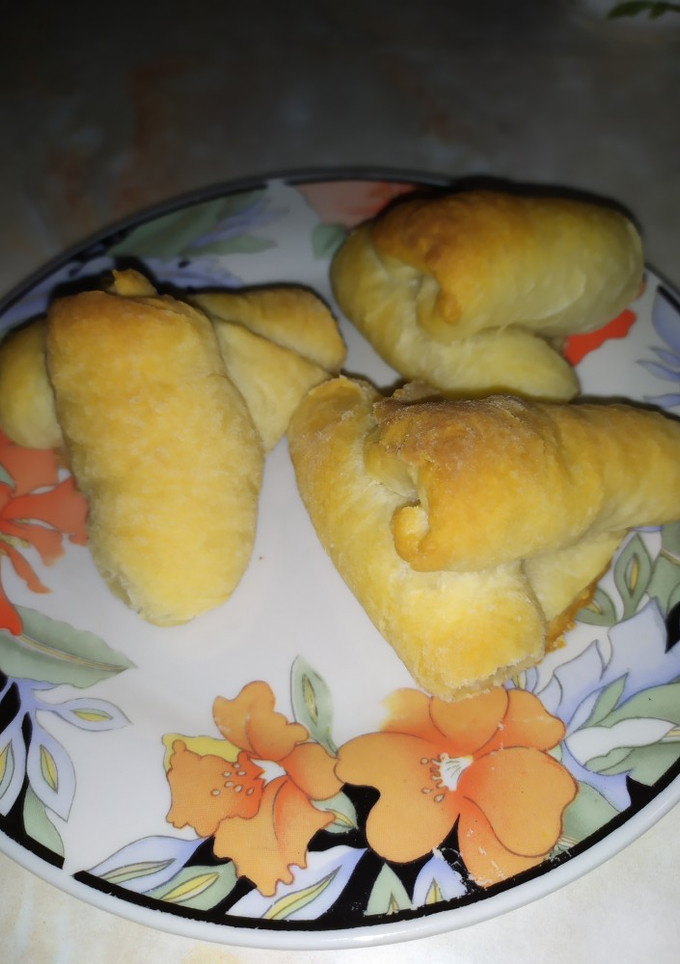 Una foto de Pan con grasa o cuernitos en panetera