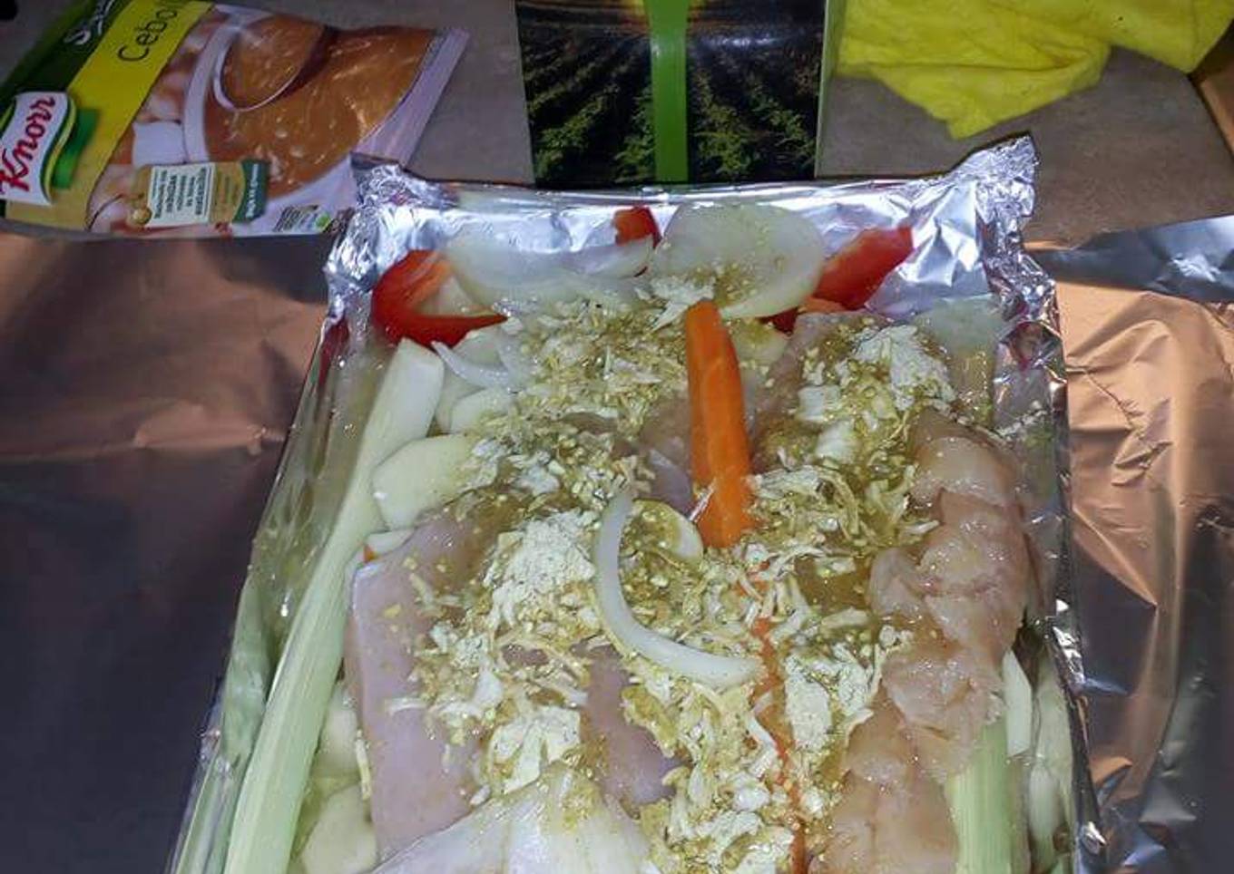 Papillote de pollo con verduras al estilo canario