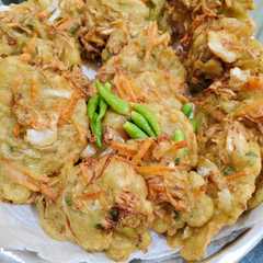 A picture of Bakwan Sayur.