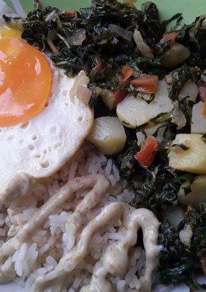 Una foto de Salteado🍳🍚 de pak choi, acelgas y papa🥔🤔