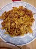 Nidos de espinacas y carne ternera halal plato aprovechamiento