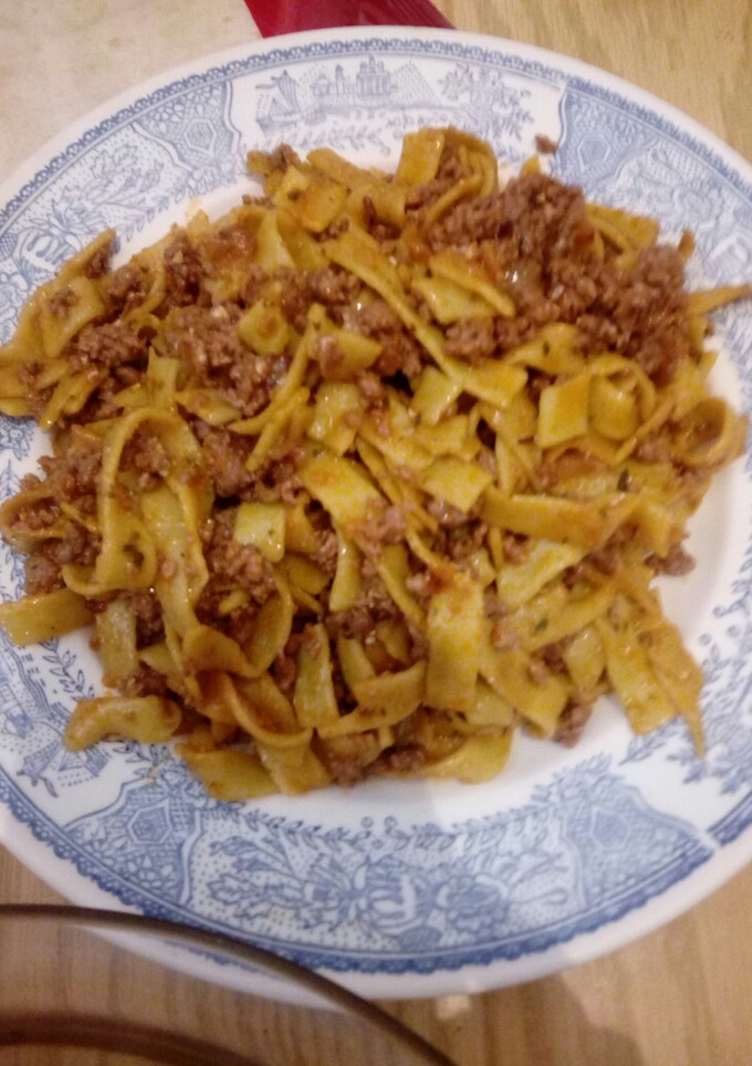 Una foto de Nidos de espinacas y carne ternera halal plato aprovechamiento