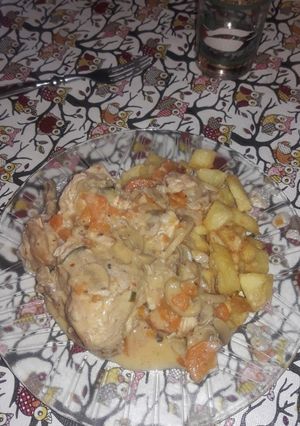 Una foto de Pollo a la crema con champiñones !!