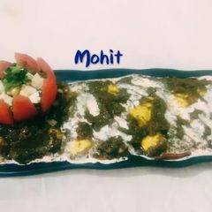 A picture of Palak (spinach) Paneer.