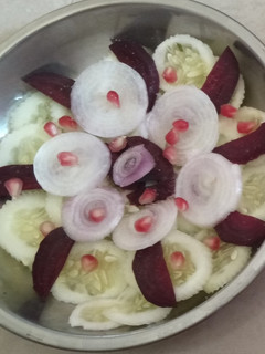 सलाद (salad recipe in Hindi) रेसिपी मुख्य फोटो