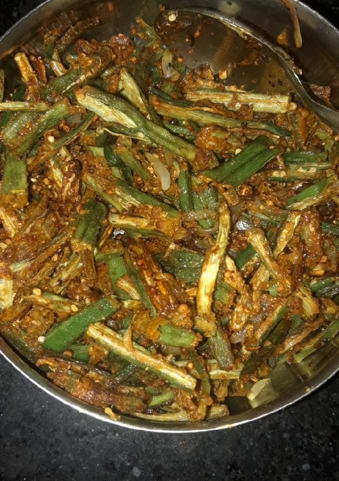 कुरकुरी भिंडी (Kurkuri Bhindi recipe in Hindi) रेसिपी मुख्य फोटो