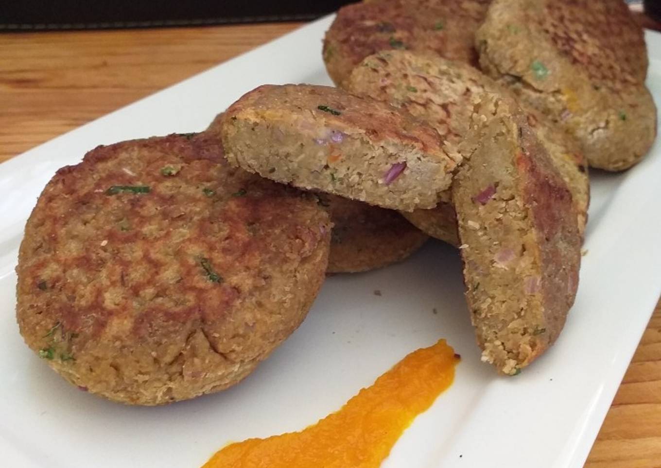 Hamburguesa de lentejas y avena con pimiento asado