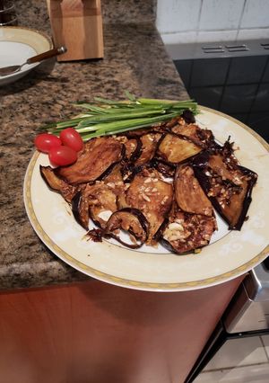 A picture of Eggplant 🍆 with garlic and vinegar 😋.