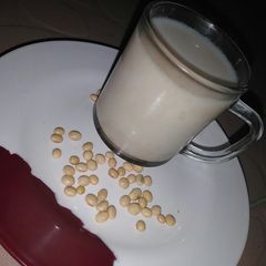 A picture of Soy beans milk.