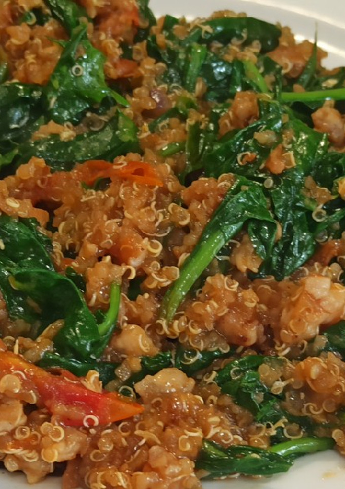 Una foto de Quinoa con espinacas