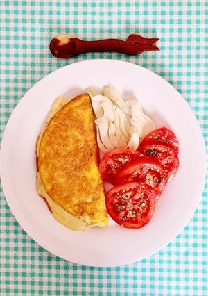Una foto de Mi omelette de queso 🥚 🧀 bien cocido, básico, nutritivo y saciante