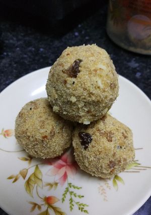 A picture of Multi Grain Laddoo.