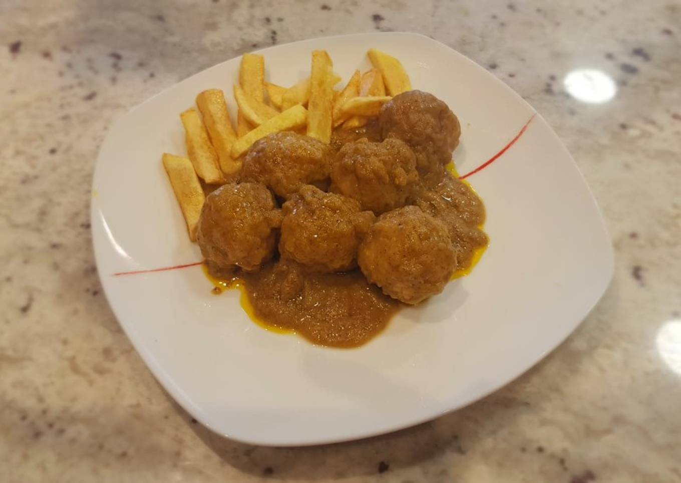 Albóndigas en salsa con un toque de brandy