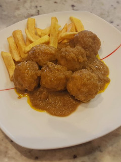 Una foto de Albóndigas en salsa con un toque de brandy