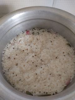 அரிசி உப்மா செய்முறை முக்கிய புகைப்படம்