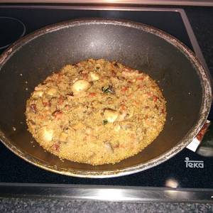 Quinoa con champiñones, bacon y dátiles
