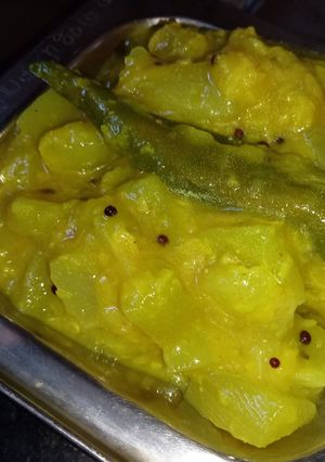 சுரைக்காய் கூட்டு(surakkai koottu recipe in tamil) செய்முறை முக்கிய புகைப்படம்