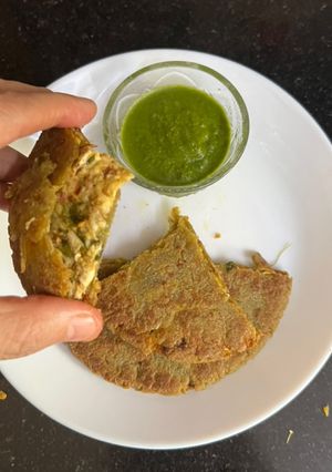 A picture of Avocado 🥑 Paneer Paratha.