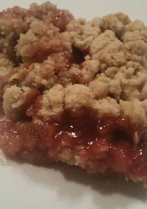 A picture of Strawberry Crumble.