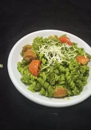 A picture of Broccoli Spinach Sauce Pasta.