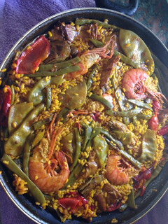 Una foto de Paella dominguera🥘
