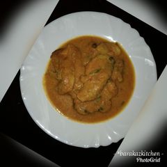 A picture of Coconut chicken curry.