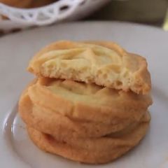 A picture of Butter cukies.