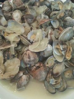 Una foto de Almejas a la marinera