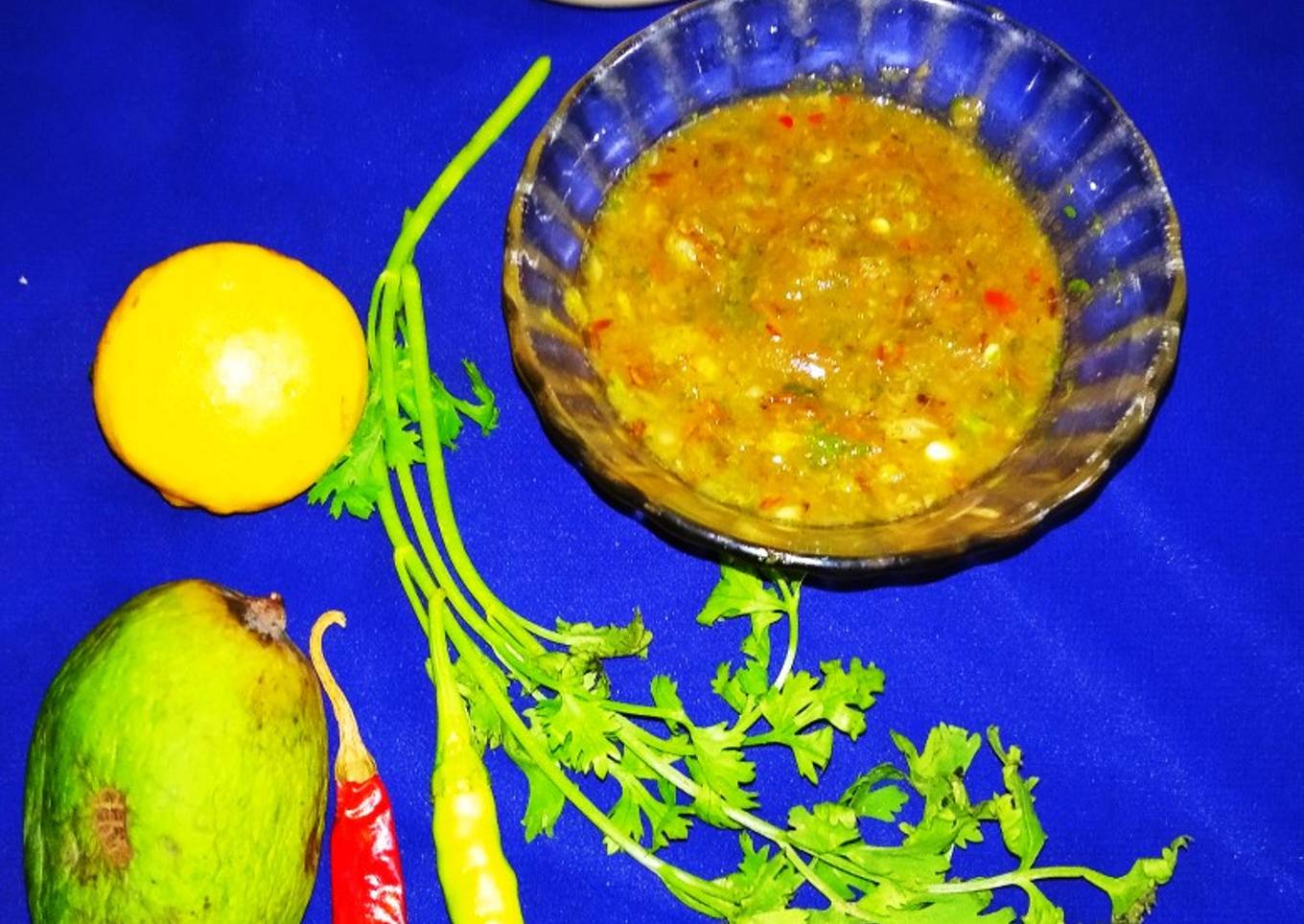 Green chilli with garlic chutney