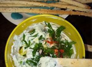 Una foto de Dips de queso crema con cebolla de verdeos 😋