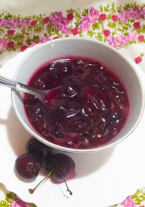 Una foto de Confitura De Cerezas Para Selva Negra Y Otros Postres