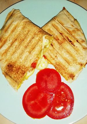 O poză a rețetei Sandvish cu carne rămasă de la grătar.
