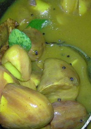A picture of Pallakottai (Jack fruit seed) gravy.