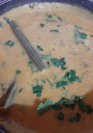 સરગવા ની કઢી (Saragva Kadhi Recipe In Gujarati) રેસીપી મુખ્ય ફોટો