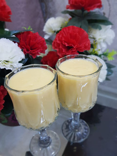 A picture of 3 ingredients Mango shake.